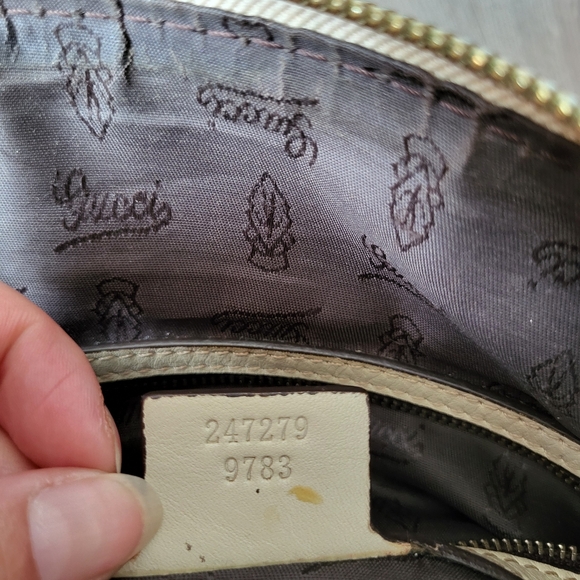 Gucci charm handbag purse - Picture 4 of 12